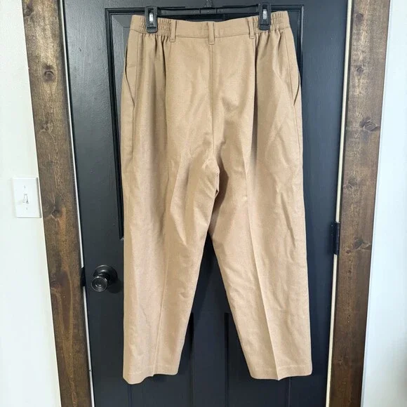 Sag Harbor Vintage Camel Brown 100% Wool High Rise Pleated Pants Size 14p petite - Picture 5 of 11
